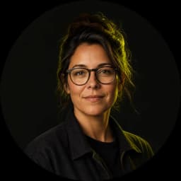 Illustrated portrait representing an independent Shopify merchandising lead
